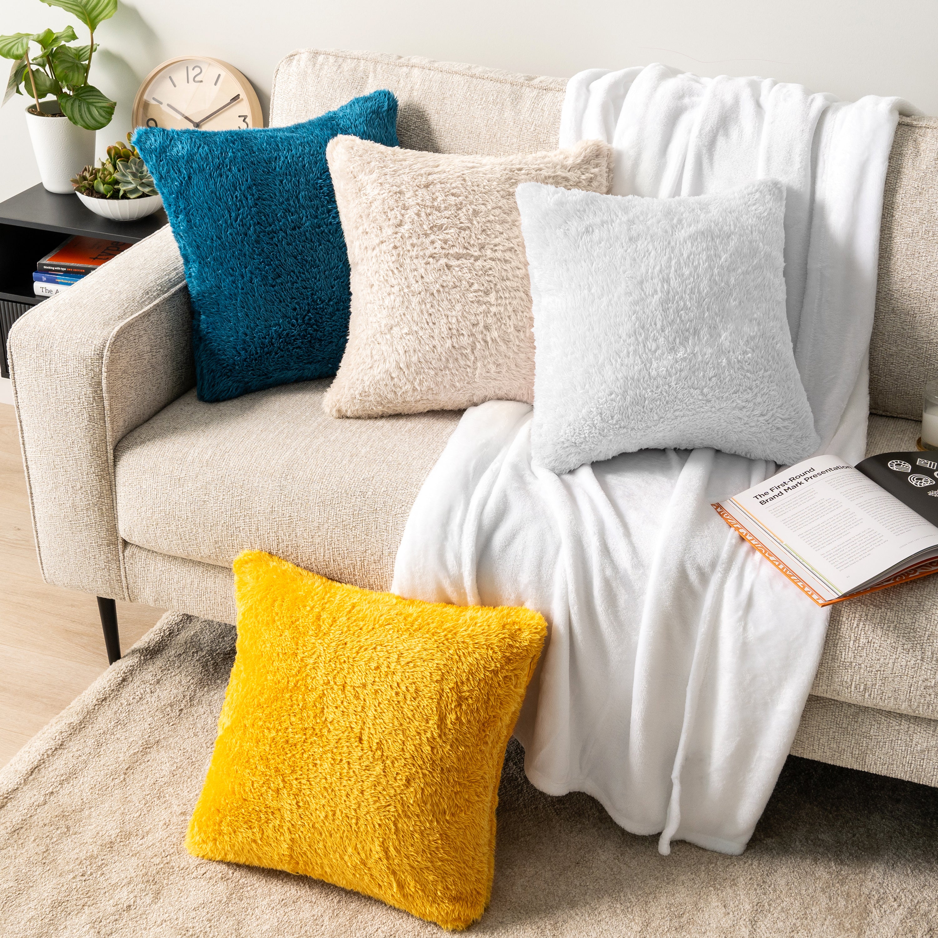 Throw Pillow Covers Set of 2 Sofa Decor Fuzzy Cushion Cases 2 Sizes with Zipper