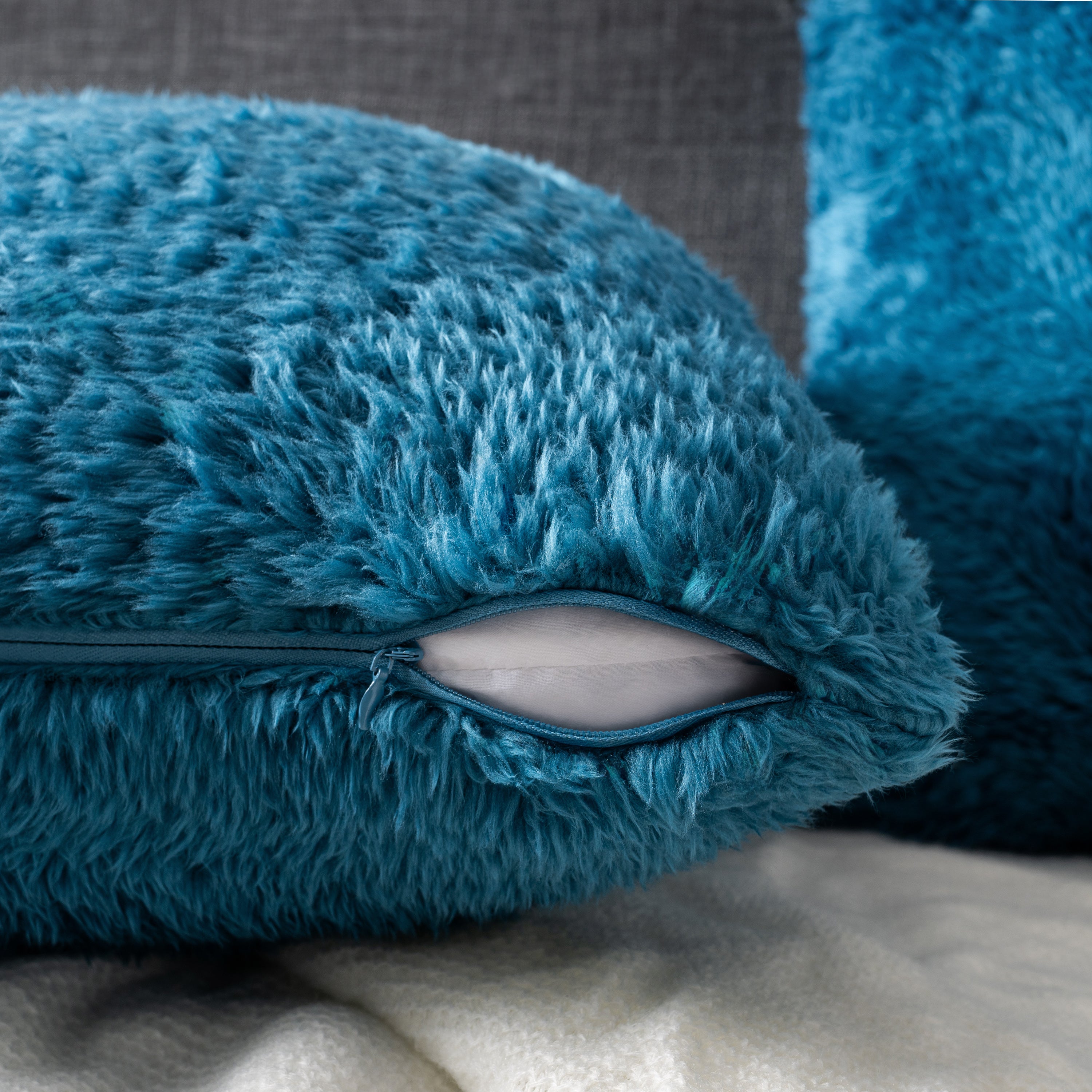 Throw Pillow Covers Set of 2 Sofa Decor Fuzzy Cushion Cases 2 Sizes with Zipper