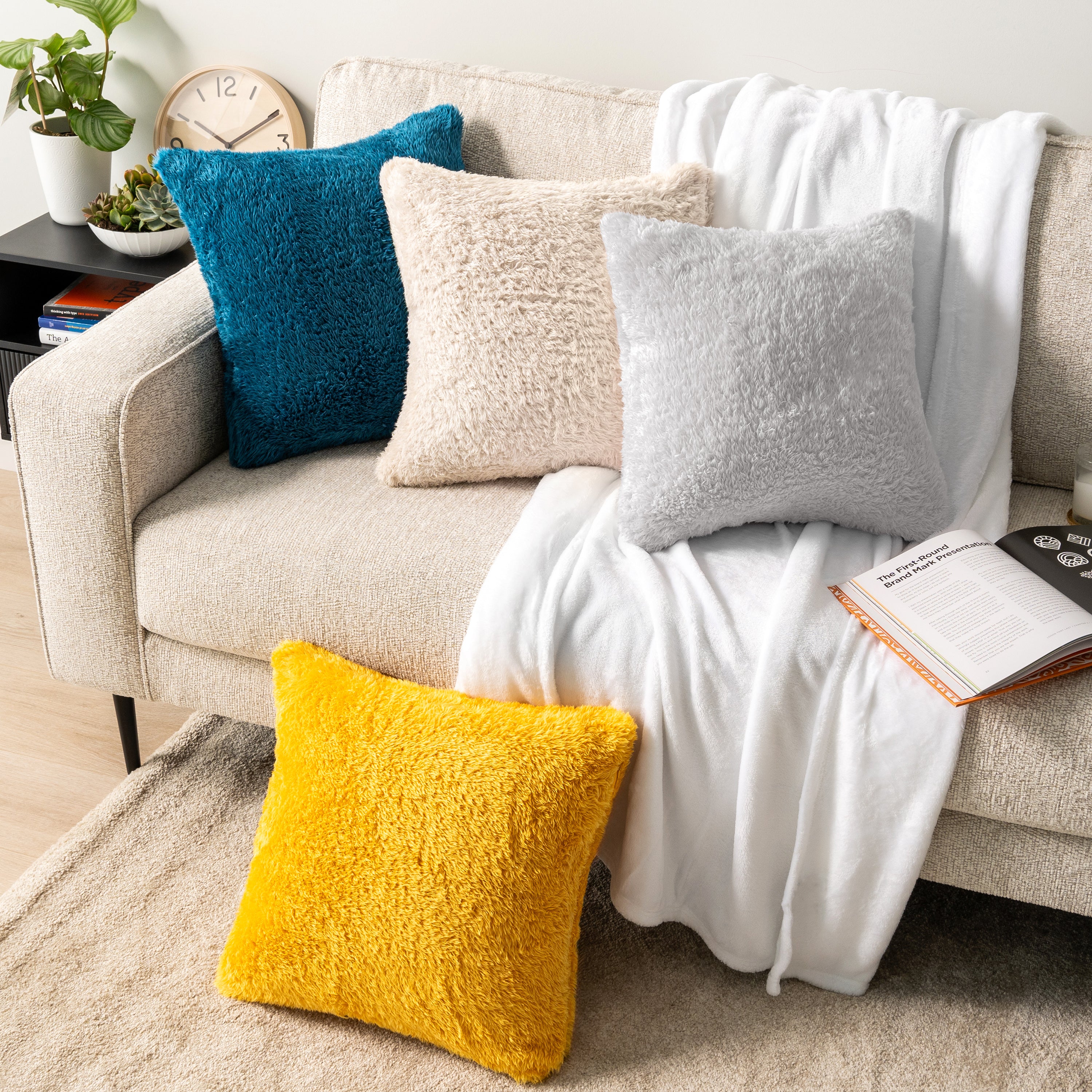 Throw Pillow Covers Set of 2 Sofa Decor Fuzzy Cushion Cases 2 Sizes with Zipper