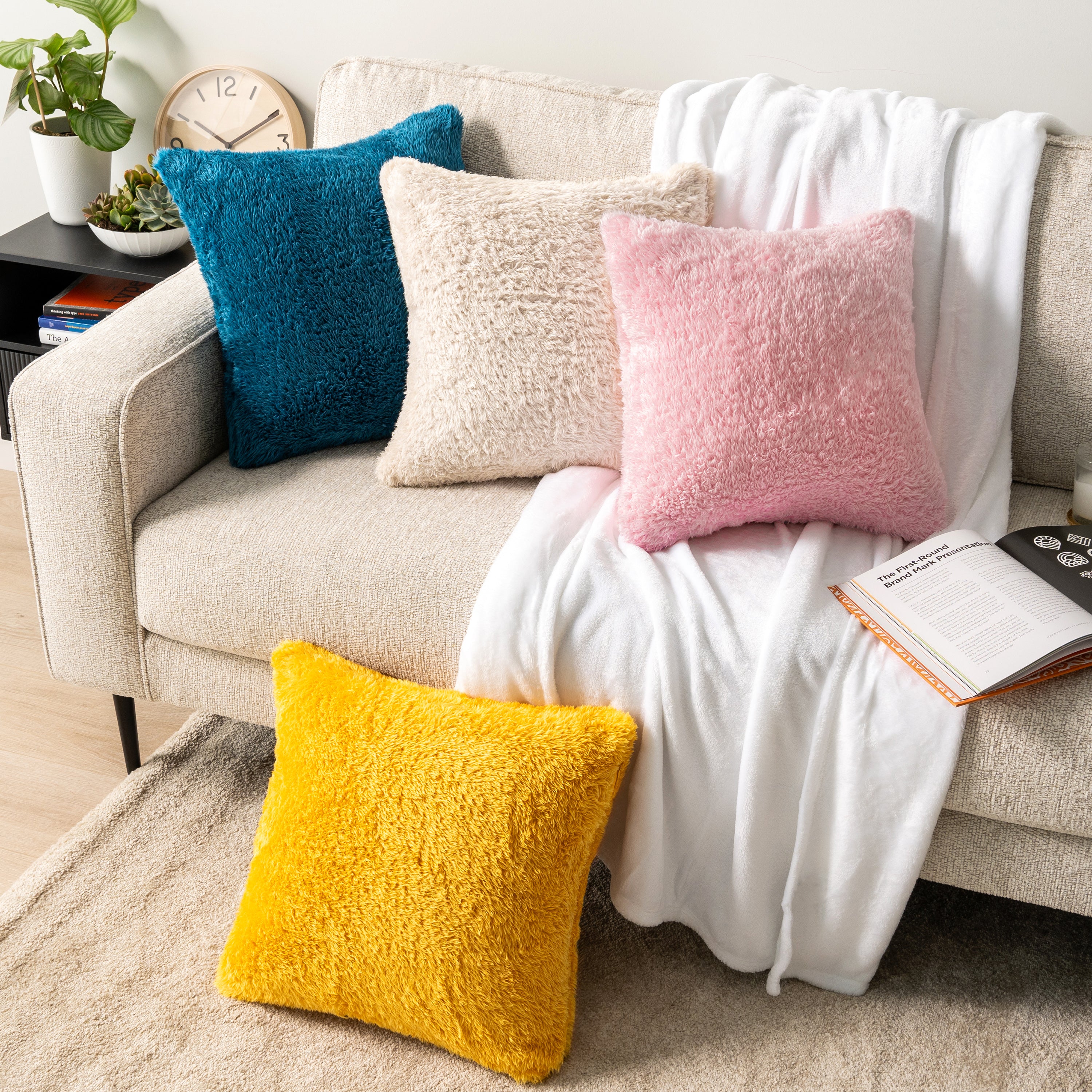 Throw Pillow Covers Set of 2 Sofa Decor Fuzzy Cushion Cases 2 Sizes with Zipper