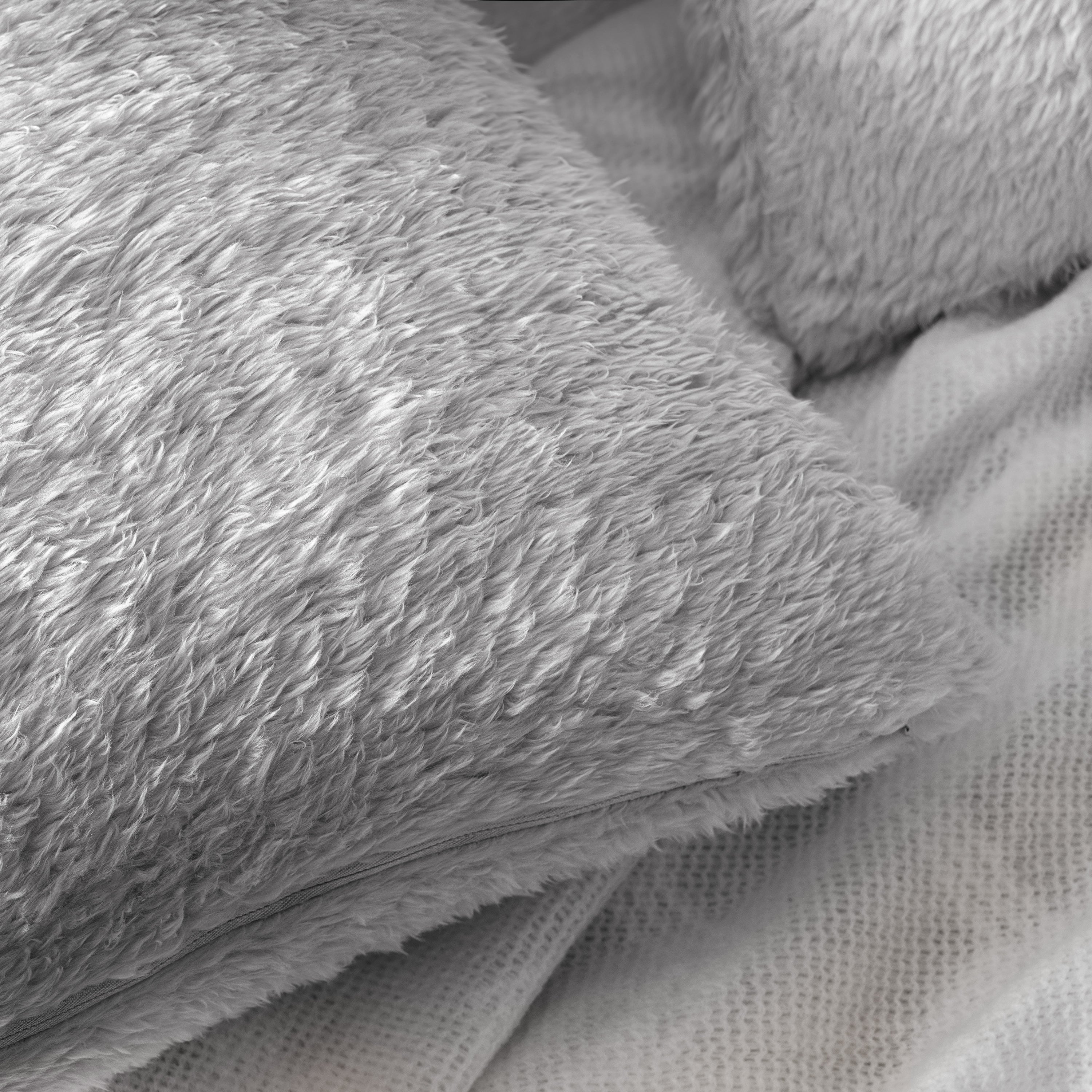 Throw Pillow Covers Set of 2 Sofa Decor Fuzzy Cushion Cases 2 Sizes with Zipper