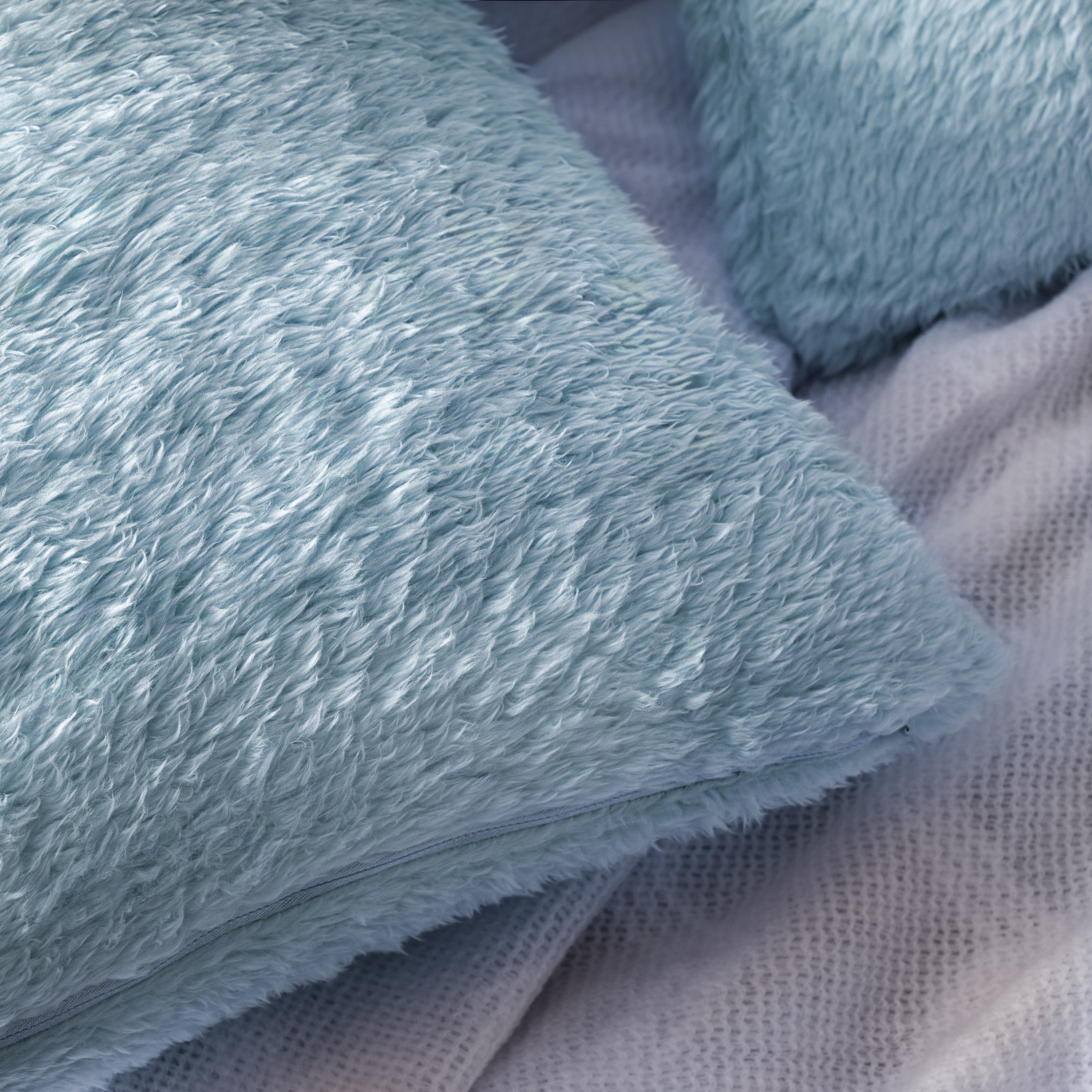 Throw Pillow Covers Set of 2 Sofa Decor Fuzzy Cushion Cases 2 Sizes with Zipper
