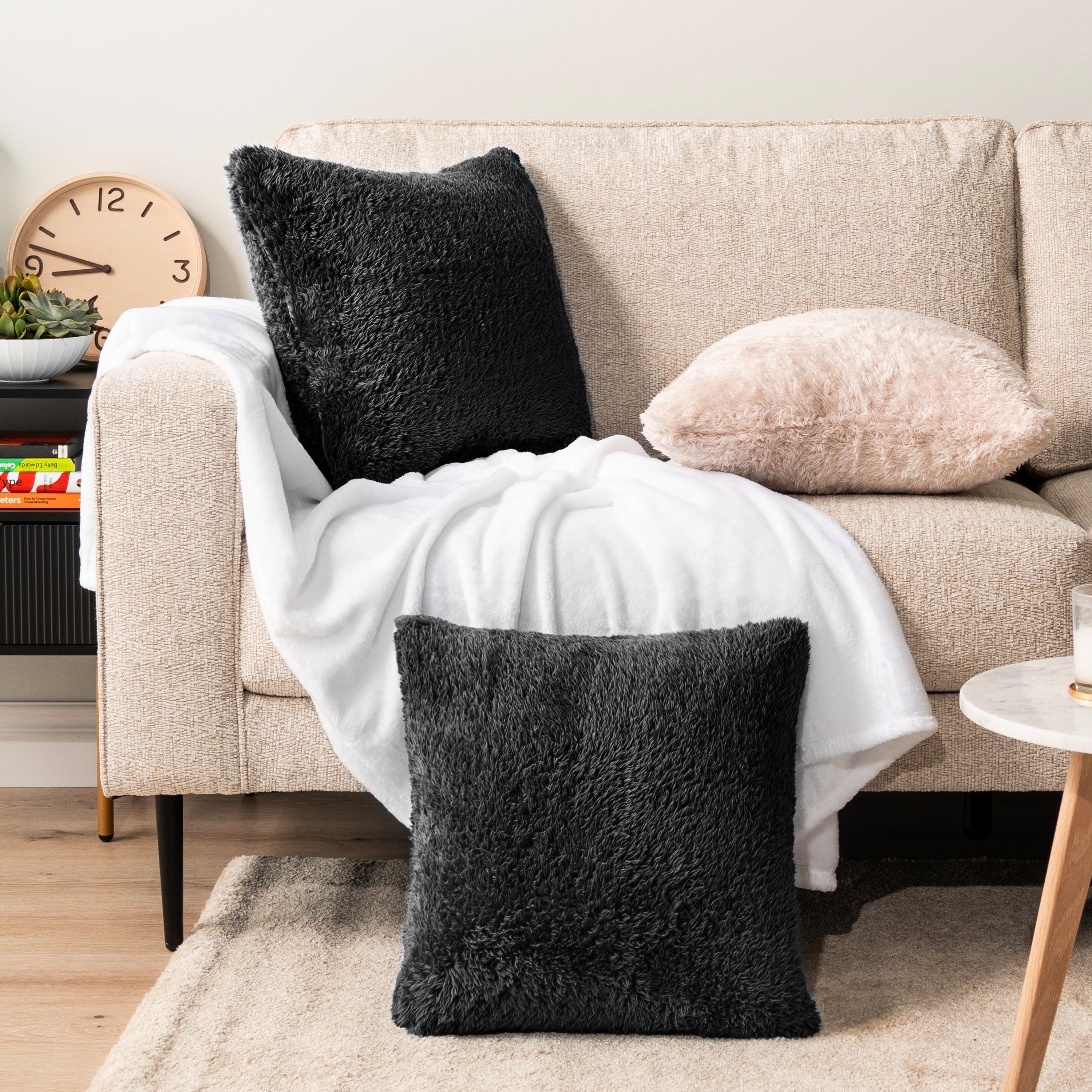 Throw Pillow Covers Set of 2 Sofa Decor Fuzzy Cushion Cases 2 Sizes with Zipper