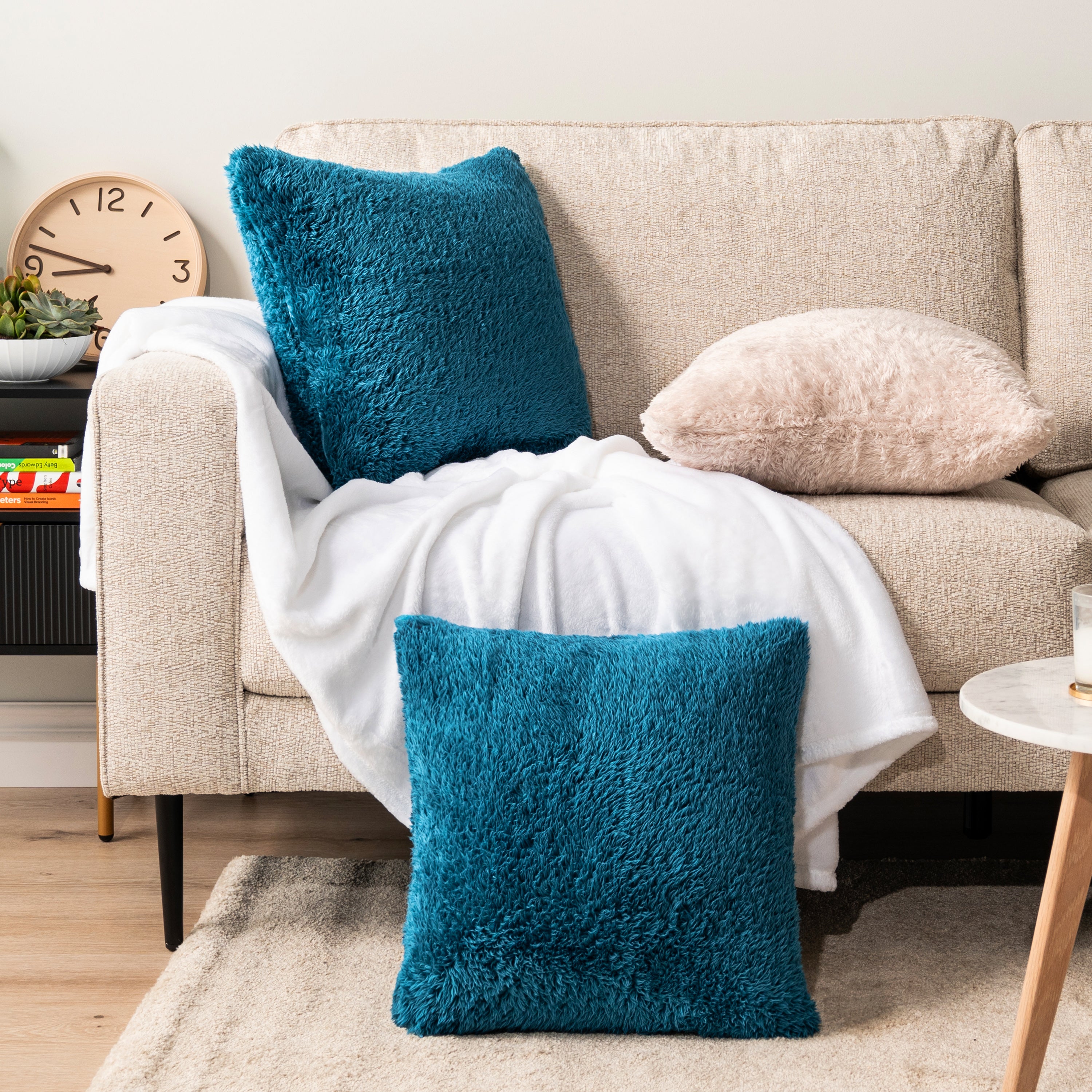 Throw Pillow Covers Set of 2 Sofa Decor Fuzzy Cushion Cases 2 Sizes with Zipper