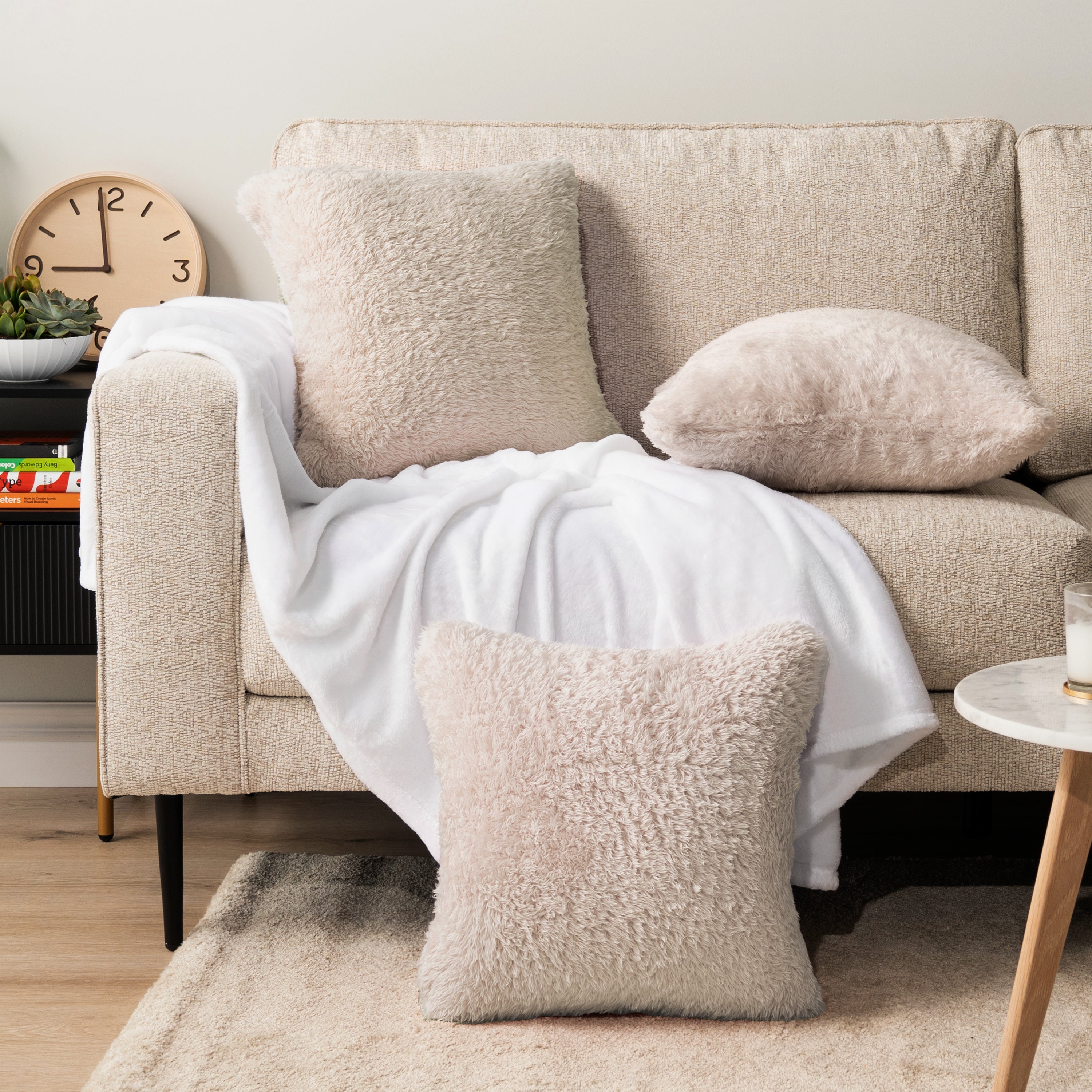 Throw Pillow Covers Set of 2 Sofa Decor Fuzzy Cushion Cases 2 Sizes with Zipper